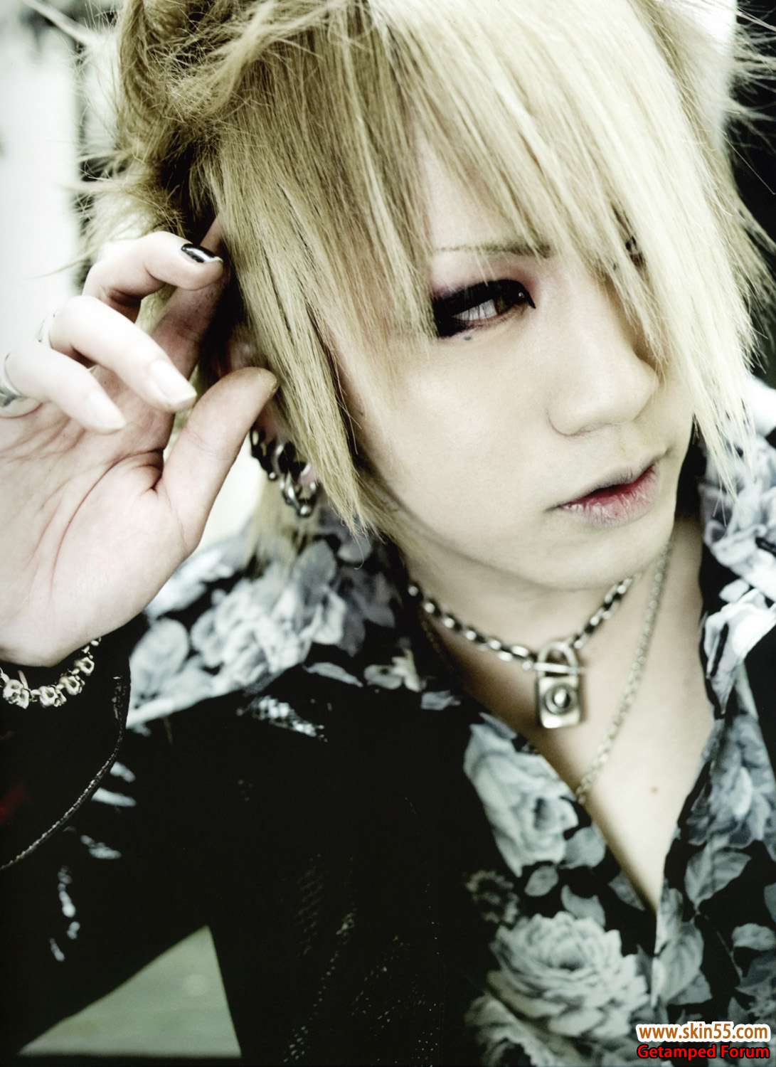 the-GazettE--Ruki-the-gazette-69566_1091_1500.jpg